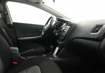 Подержанный автомобиль Kia Ceed Wagon 2015 года (6 фото)