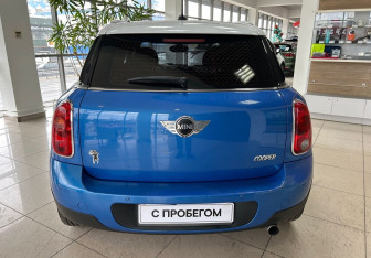 Подержанный автомобиль MINI Countryman 2011 года (6 фото)