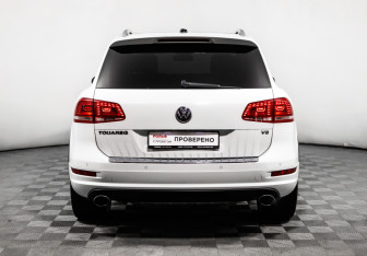 Подержанный автомобиль Volkswagen Touareg 2012 года (6 фото)