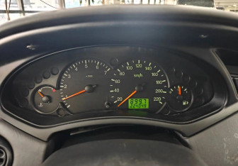 Подержанный автомобиль Ford Focus Wagon 2004 года (13 фото)