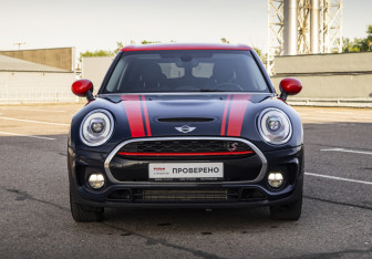 Подержанный автомобиль MINI Clubman Wagon 2017 года (3 фото)