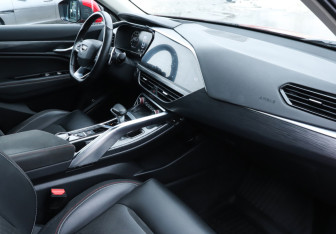 Подержанный автомобиль Geely Tugella 2020 года (9 фото)