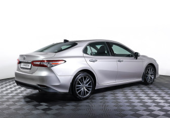 Подержанный автомобиль Toyota Camry Sedan 2022 года (5 фото)