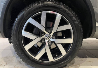 Подержанный автомобиль Volkswagen Touareg 2017 года (21 фото)