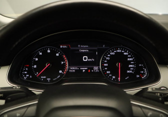 Подержанный автомобиль Audi Q7 2016 года (9 фото)