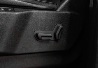 Подержанный автомобиль Peugeot Traveller 2018 года (20 фото)