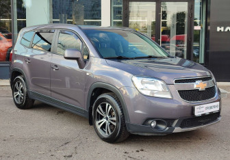 Подержанный автомобиль Chevrolet Orlando 2012 года (3 фото)