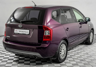 Подержанный автомобиль Kia Carens 2011 года (5 фото)