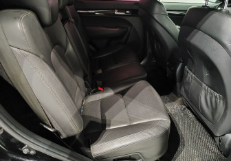 Подержанный автомобиль Kia Sorento 2017 года (11 фото)