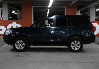 Подержанный автомобиль Toyota Land Cruiser Prado 2019 года (8 фото)