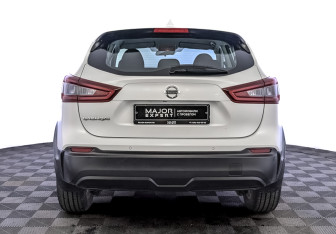 Подержанный автомобиль Nissan Qashqai 2020 года (6 фото)