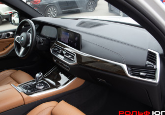 Подержанный автомобиль BMW X5 2019 года (7 фото)