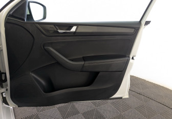 Подержанный автомобиль Skoda Rapid Liftback 2021 года (22 фото)
