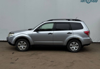 Подержанный автомобиль Subaru Forester Suv 2012 года (5 фото)