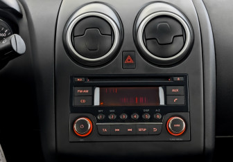 Подержанный автомобиль Nissan Qashqai 2012 года (15 фото)