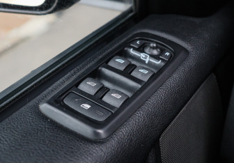 Подержанный автомобиль Land Rover Discovery 2010 года (20 фото)