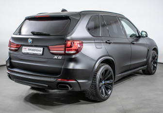 Подержанный автомобиль BMW X5 2014 года (5 фото)