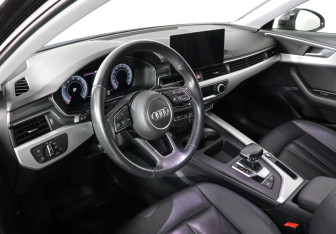Подержанный автомобиль Audi A4 Sedan 2020 года (9 фото)
