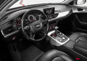 Подержанный автомобиль Audi A6 Sedan 2011 года (7 фото)
