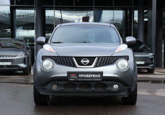 Подержанный автомобиль Nissan Juke 2011 года (2 фото)