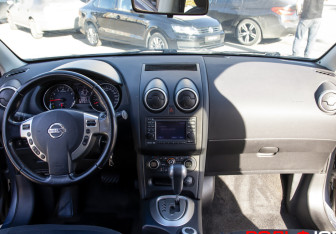 Подержанный автомобиль Nissan Qashqai+2 2010 года (9 фото)