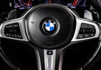 Подержанный автомобиль BMW X5 2019 года (25 фото)