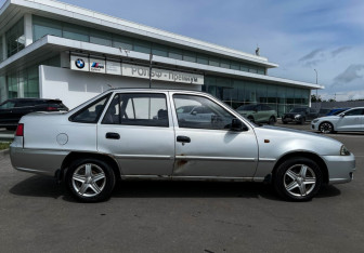 Подержанный автомобиль Daewoo Nexia Sedan 2013 года (4 фото)