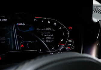 Подержанный автомобиль BMW M4 Coupe 2021 года (11 фото)