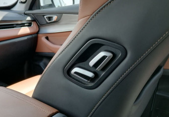 Подержанный автомобиль Chery Tiggo 8 Pro Max 2023 года (18 фото)