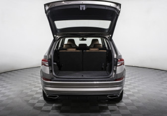Подержанный автомобиль Skoda Kodiaq 2023 года (24 фото)