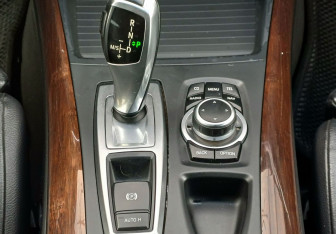 Подержанный автомобиль BMW X5 2010 года (19 фото)