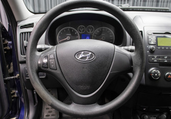 Подержанный автомобиль Hyundai i30 Hatchback 2010 года (17 фото)