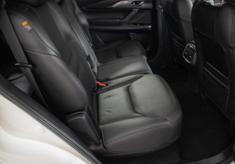 Подержанный автомобиль Mazda CX-9 2017 года (10 фото)