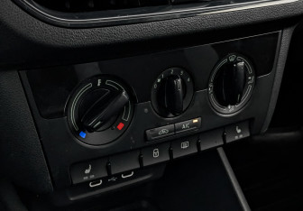 Подержанный автомобиль Skoda Rapid Liftback 2021 года (21 фото)