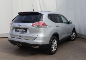 Подержанный автомобиль Nissan X-Trail 2016 года (4 фото)