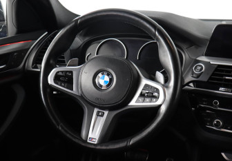 Подержанный автомобиль BMW X4 2021 года (15 фото)