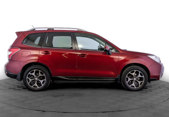 Подержанный автомобиль Subaru Forester Suv 2014 года (4 фото)