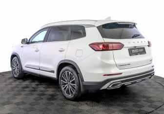 Подержанный автомобиль Chery Tiggo 8 Pro 2021 года (7 фото)