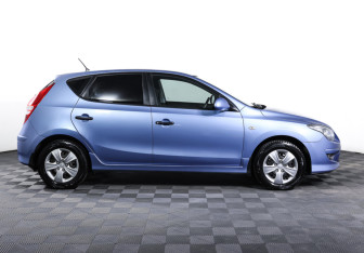 Подержанный автомобиль Hyundai i30 Hatchback 2011 года (4 фото)