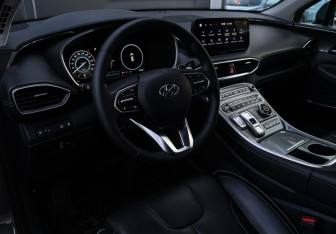 Подержанный автомобиль Hyundai Santa Fe 2022 года (15 фото)