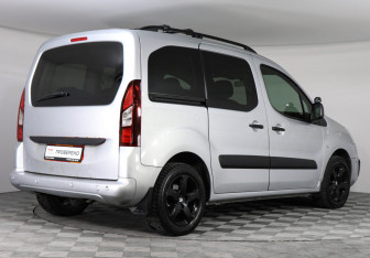 Подержанный автомобиль Peugeot Partner 2022 года (3 фото)