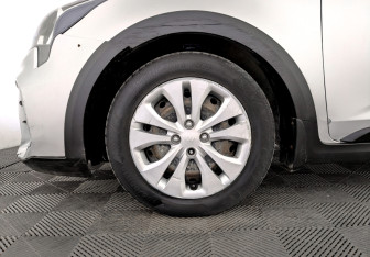 Подержанный автомобиль Kia Rio Hatchback 2021 года (18 фото)