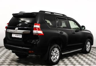 Подержанный автомобиль Toyota Land Cruiser Prado 2016 года (5 фото)