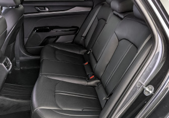 Подержанный автомобиль Kia K5 2021 года (17 фото)