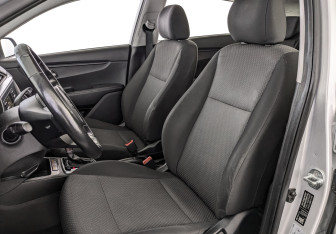 Подержанный автомобиль Kia Rio Hatchback 2021 года (20 фото)