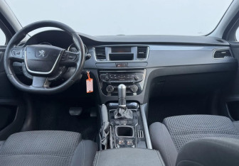 Подержанный автомобиль Peugeot 508 Sedan 2012 года (9 фото)