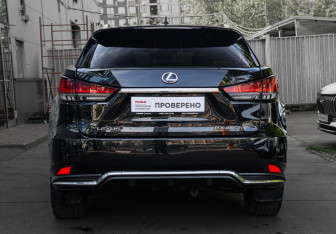 Подержанный автомобиль Lexus RX 2021 года (5 фото)