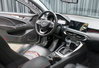 Подержанный автомобиль Kaiyi E5 2023 года (11 фото)