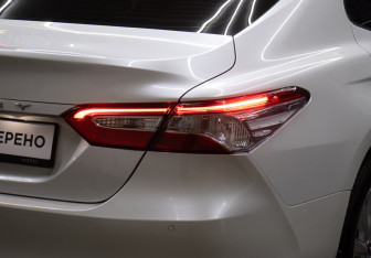 Подержанный автомобиль Toyota Camry Sedan 2019 года (22 фото)