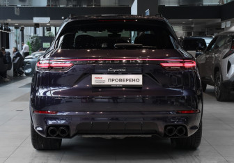 Подержанный автомобиль Porsche Cayenne 2019 года (5 фото)